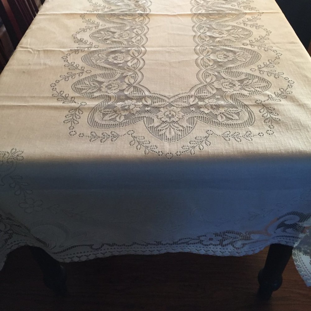 Tablecloth #2378 - Picture 3 of 5